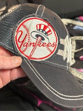 New York Yankees Embroidered Mesh Trucker Hat Patches S/M 7 1/4 Unisex